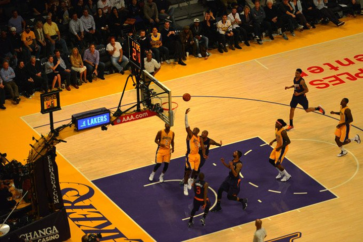 完成强势突 完成强势突