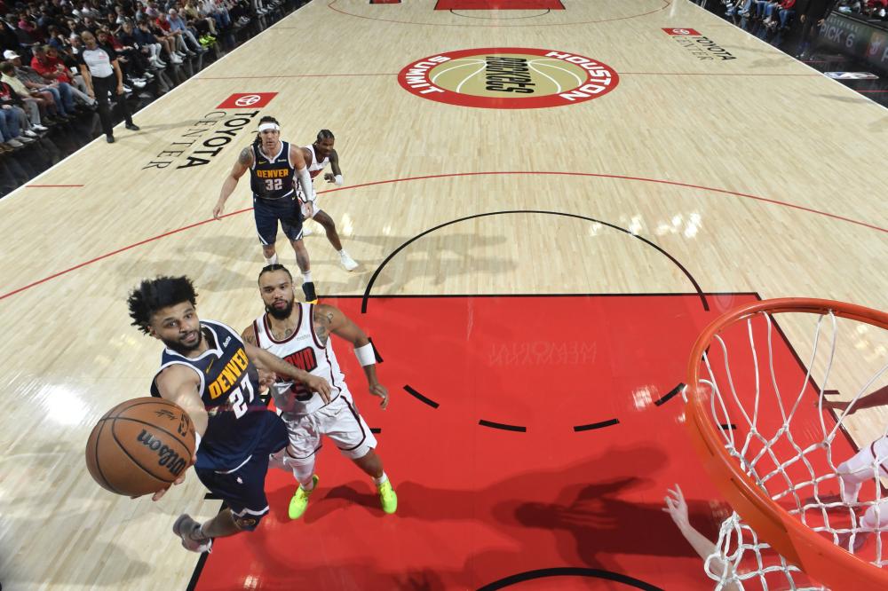 他们在防守 他们在防守